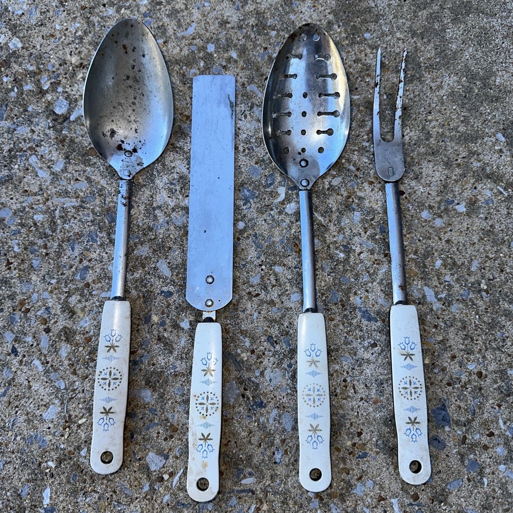 Vintage 1960's Ekco Tulip Design Handle Stainless Steel 4 Piece Set